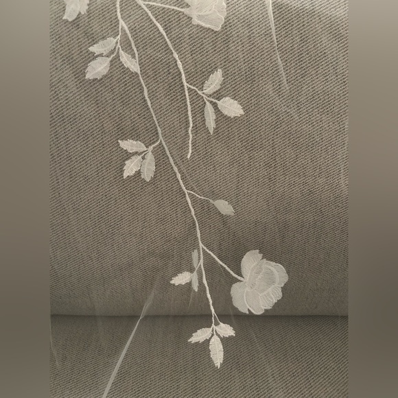 Cathedral Floral Lace Wedding Veil main image 4